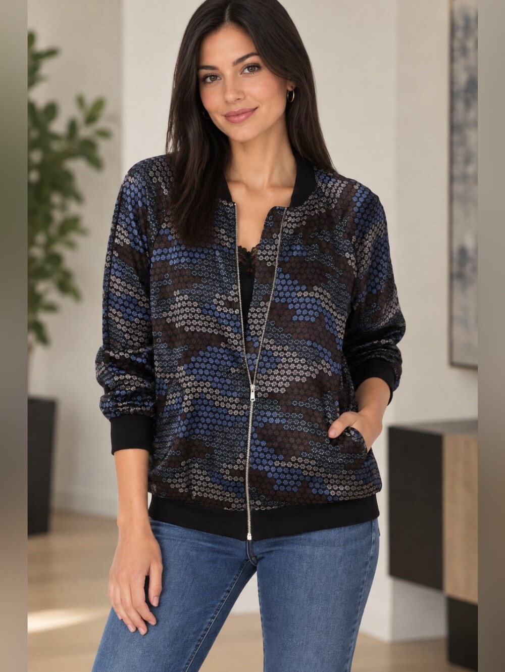 Equipment Femme Kendrix Silk Bomber Jacket Size Small Black,Blue Grey & Red